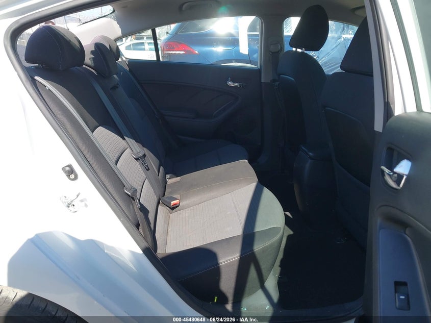 2015 Kia Forte VIN KNAFX4A68F5399894 IAAI salvage auction — NORMAL WEAR, Salvage (California), sold $450 on 2026-07-29 (photo 8)