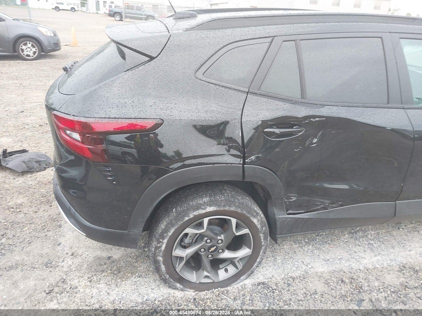 2025 Chevrolet Trax VIN KL77LHEP1SC078070 IAAI salvage auction — SIDE, Salvage Title, sold $5,700 on 2026-08-01 (photo 6)