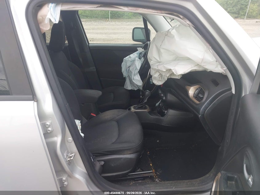 2017 Jeep Renegade VIN ZACCJBBB6HPE94682 IAAI salvage auction — FRONT END, Salvage (Pennsylvania), sold $400 on 2026-08-04 (photo 5)