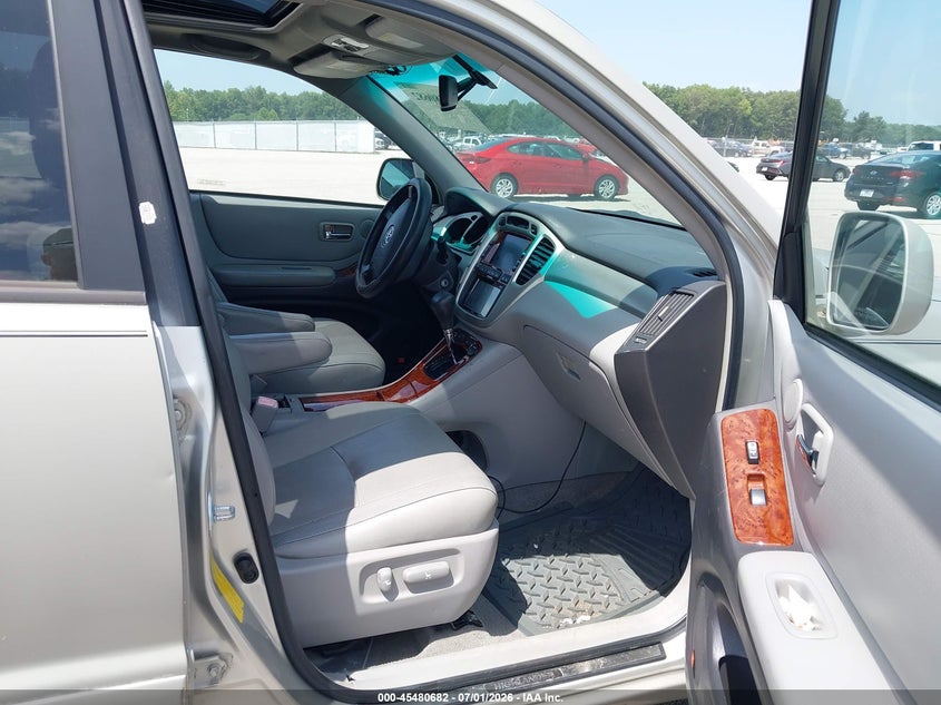 2007 Toyota Highlander hybrid VIN JTEEW21A370046516 IAAI salvage auction — NORMAL WEAR, Clear (Indiana), sold $1,000 on 2026-07-30 (photo 5)