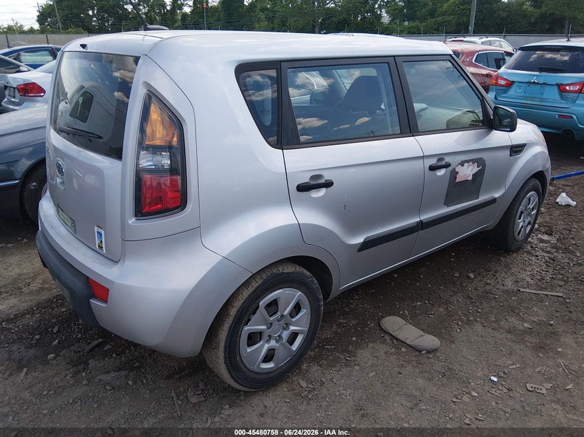 2011 Kia Soul VIN KNDJT2A1XB7714792 IAAI salvage auction — NORMAL WEAR, Original (Ohio), sold $525 on 2026-07-23 (photo 4)