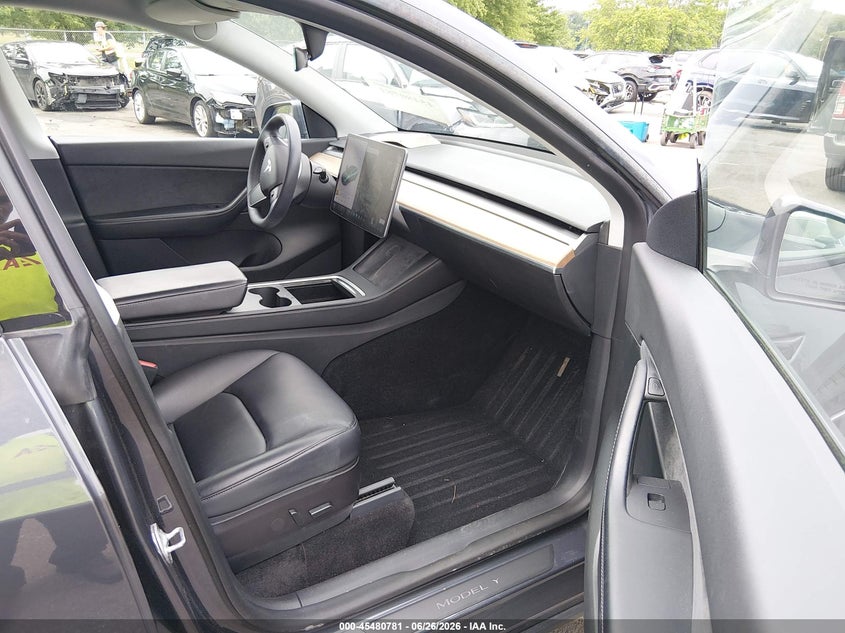 2021 Tesla Model y VIN 5YJYGDEE4MF278725 IAAI salvage auction — REAR END, Salvage Title, sold $9,500 on 2026-08-01 (photo 5)