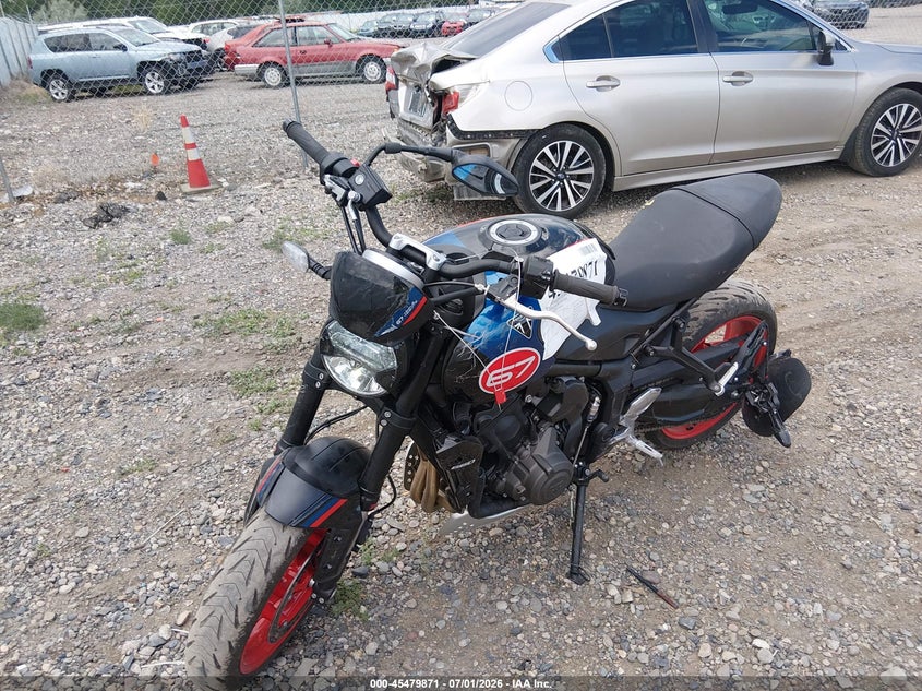 2026 Triumph motorcycle Trident 660 VIN SMTL21U48TTCJ5093 IAAI salvage auction — FRONT & REAR, Wait Title, sold $2,400 on 2026-10-20 (photo 2)