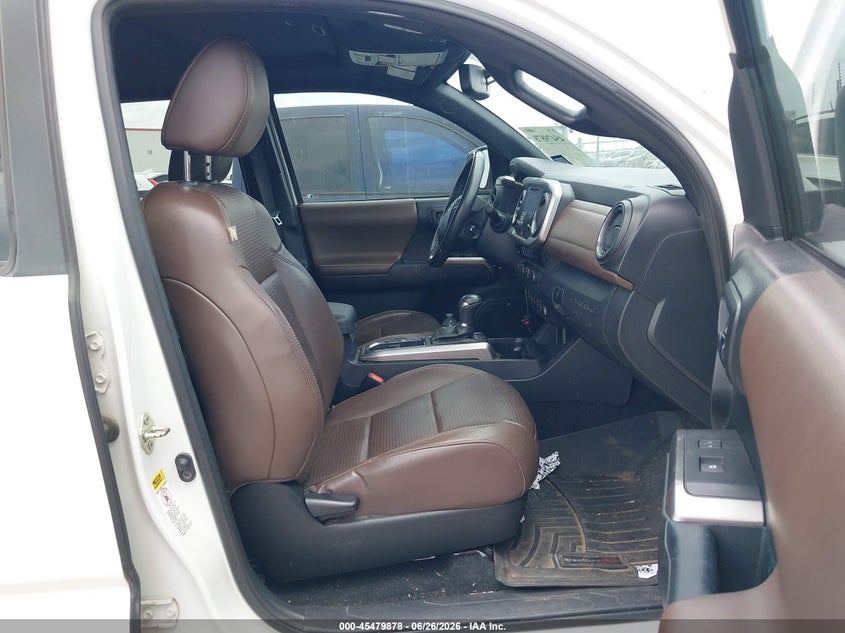2017 Toyota Tacoma VIN 5TFGZ5AN3HX090744 IAAI salvage auction — LEFT SIDE, Original (Texas), sold $8,800 on 2026-07-29 (photo 5)