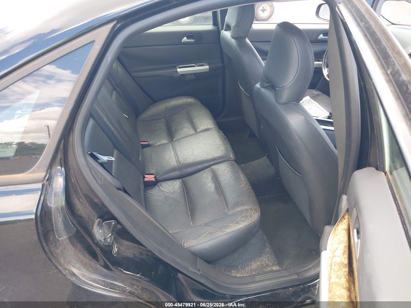 2011 Volvo S40 VIN YV1672MSXB2536260 IAAI salvage auction — NORMAL WEAR, Clear (Hawaii), sold $275 on 2026-07-28 (photo 8)