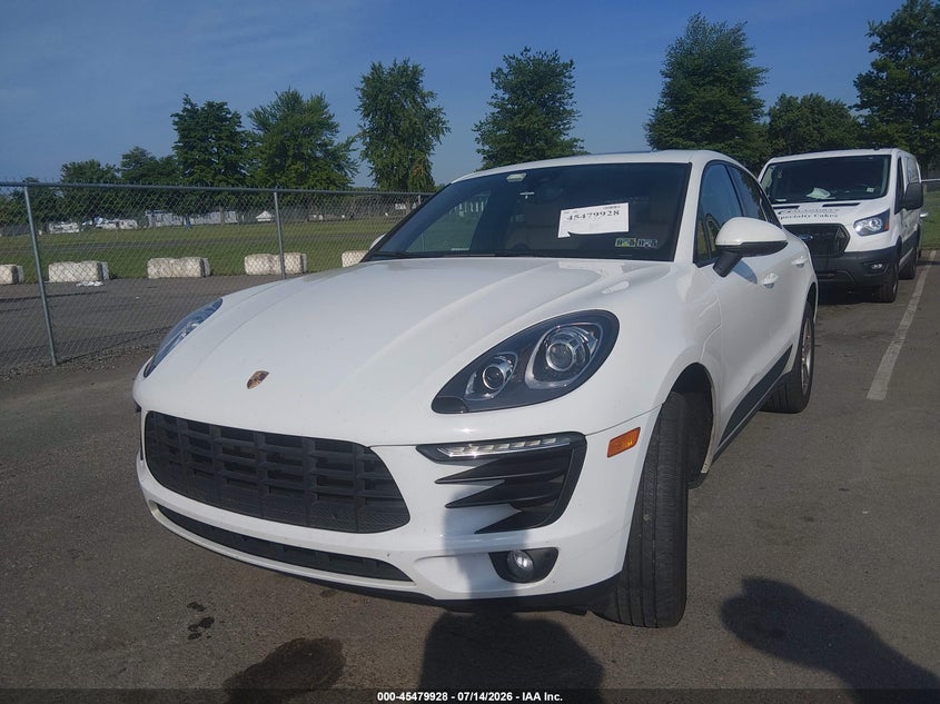 2018 Porsche Macan VIN WP1AA2A50JLB03991 IAAI salvage auction — NORMAL WEAR, Clear (Pennsylvania), sold $3,050 on 2026-07-27 (photo 2)