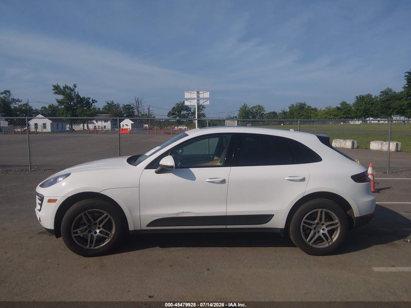 2018 Porsche Macan VIN WP1AA2A50JLB03991 IAAI salvage auction — NORMAL WEAR, Clear (Pennsylvania), sold $3,050 on 2026-07-27 (photo 6)