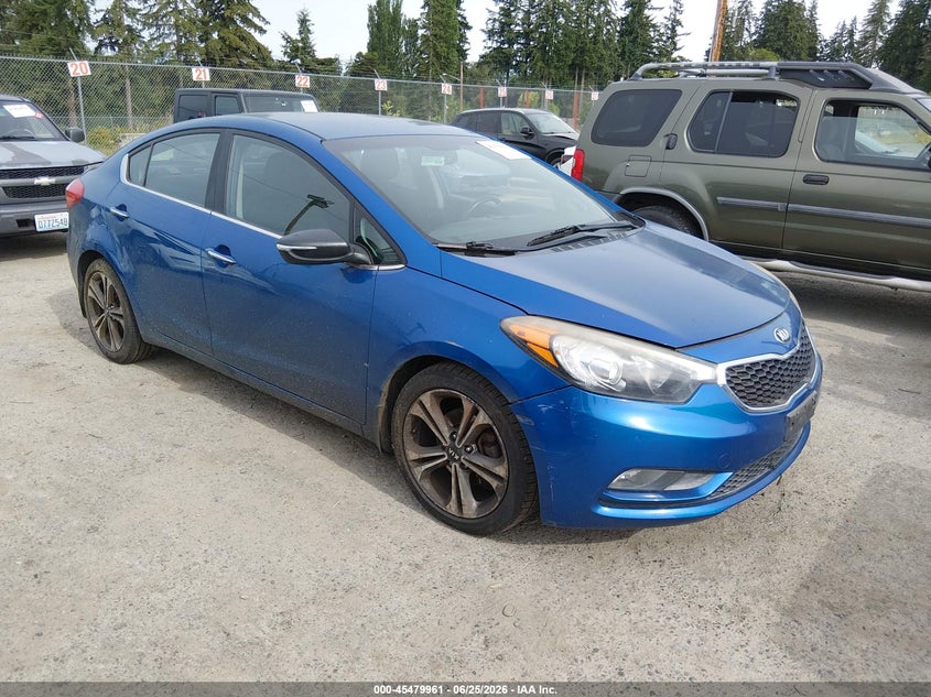 2015 Kia Forte VIN KNAFX4A81F5280490 IAAI salvage auction — NORMAL WEAR, Clear (Washington), sold $800 on 2026-07-22 (photo 1)