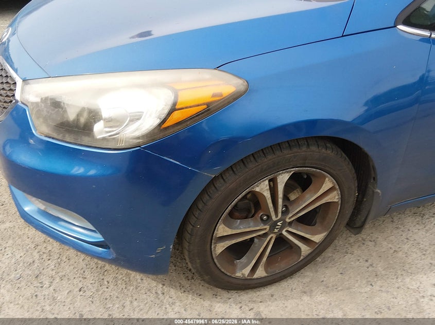 2015 Kia Forte VIN KNAFX4A81F5280490 IAAI salvage auction — NORMAL WEAR, Clear (Washington), sold $800 on 2026-07-22 (photo 6)