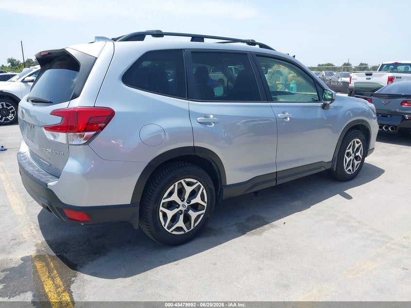2020 Subaru Forester VIN JF2SKAJC1LH536058 IAAI salvage auction — WATER/FLOOD, Salvage (Texas), sold $3,200 on 2026-07-30 (photo 4)