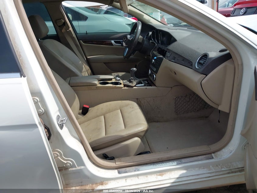 2012 Mercedes-benz C-klasse VIN WDDGF8BB4CR202436 IAAI salvage auction — FRONT END, Junk (Oklahoma), sold $650 on 2026-08-12 (photo 5)