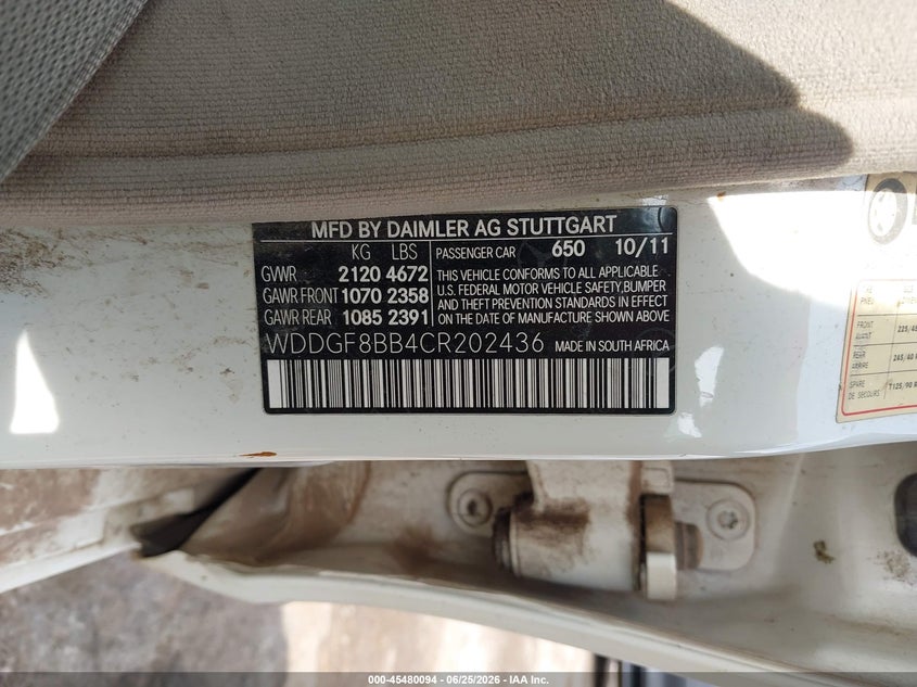 2012 Mercedes-benz C-klasse VIN WDDGF8BB4CR202436 IAAI salvage auction — FRONT END, Junk (Oklahoma), sold $650 on 2026-08-12 (photo 9)