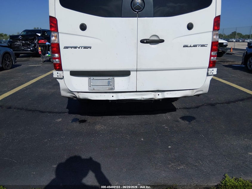 2014 Mercedes-benz Sprinter VIN WD4PE8DC4E5944404 IAAI salvage auction — REAR END, Rebuildable (Florida), sold $2,550 on 2026-07-16 (photo 6)