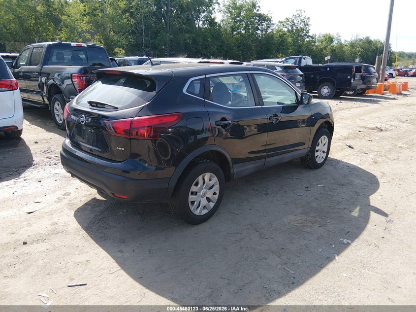 2017 Nissan Rogue VIN JN1BJ1CR2HW109447 IAAI salvage auction — NORMAL WEAR, Original (New Hampshire), sold $875 on 2026-07-29 (photo 4)