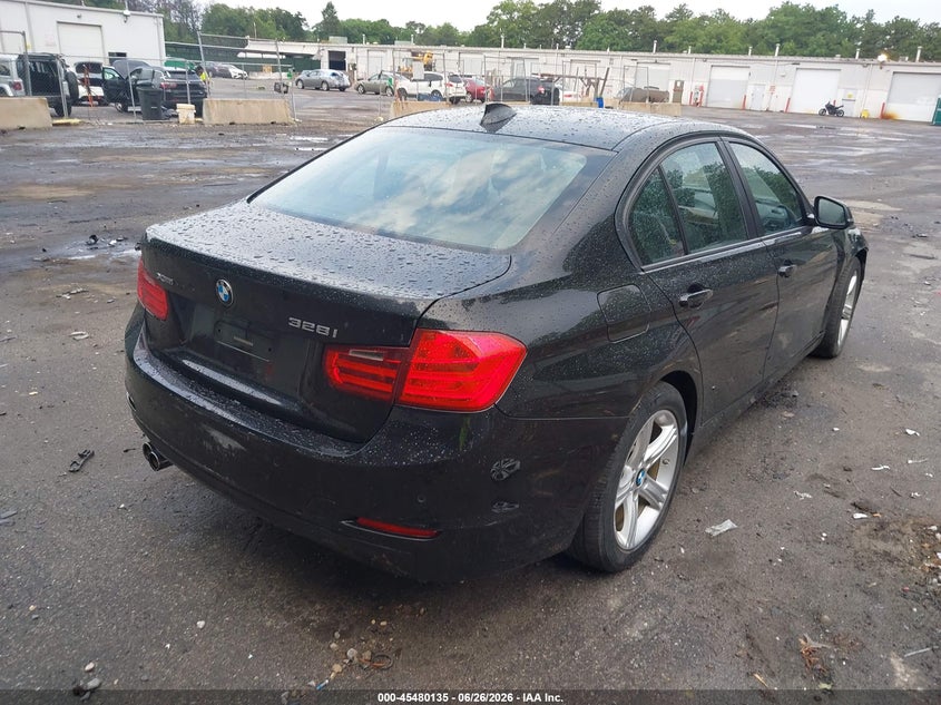 2013 BMW 3er VIN WBA3B5G51DNS01594 IAAI salvage auction — RIGHT FRONT, Mv-907A (New York), sold $2,700 on 2026-07-21 (photo 4)