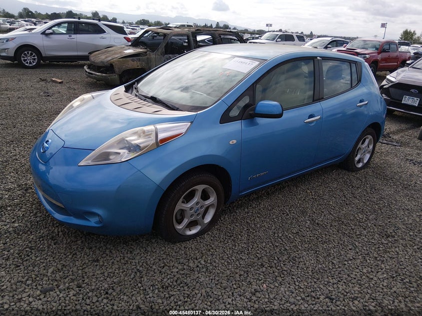 2011 Nissan Leaf VIN JN1AZ0CP0BT003813 IAAI salvage auction — NORMAL WEAR, Clear - Public Restricted (Oregon), sold $125 on 2026-07-13 (photo 2)