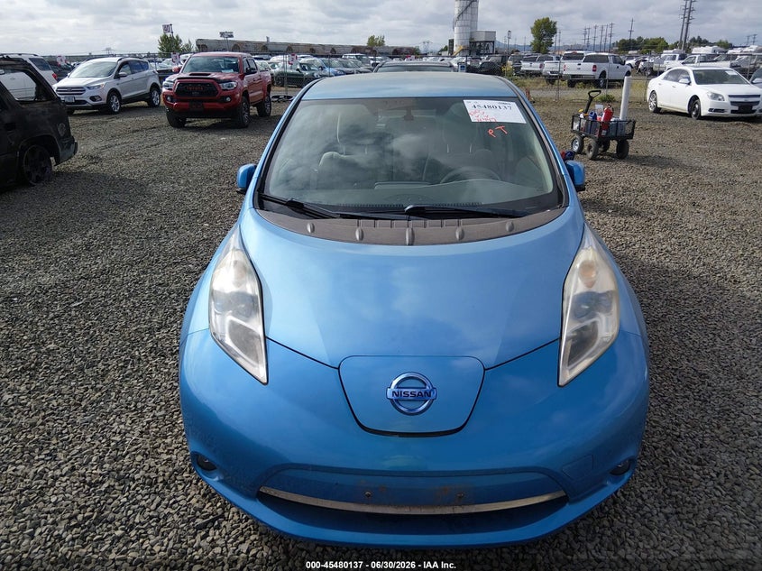 2011 Nissan Leaf VIN JN1AZ0CP0BT003813 IAAI salvage auction — NORMAL WEAR, Clear - Public Restricted (Oregon), sold $125 on 2026-07-13 (photo 6)