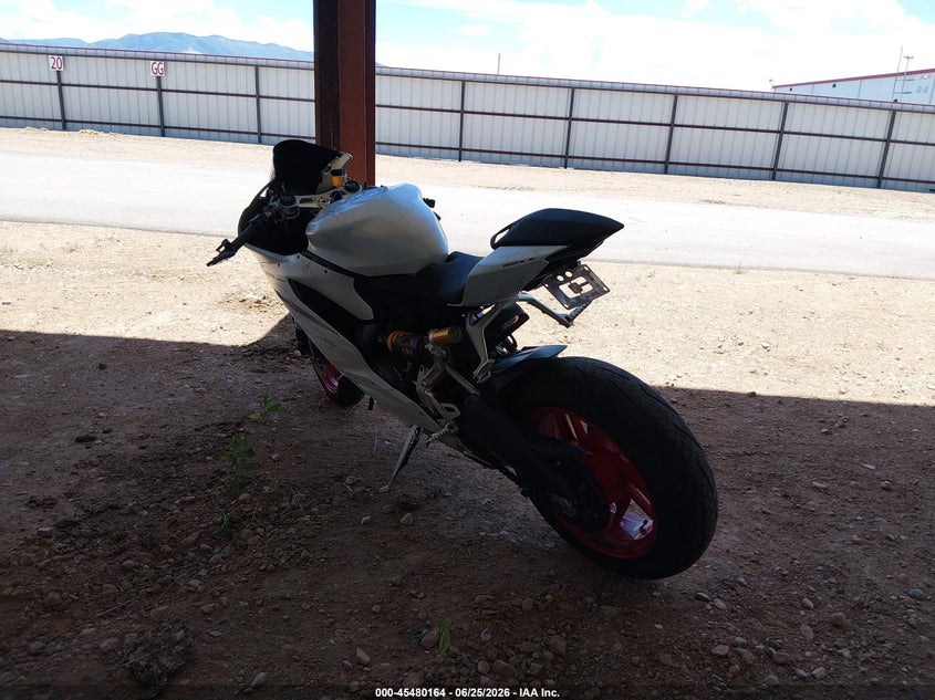 2015 Ducati Panigale VIN ZDM14BUW9FB025063 IAAI salvage auction — SIDE, Salvage (Utah), sold $2,700 on 2026-07-16 (photo 3)