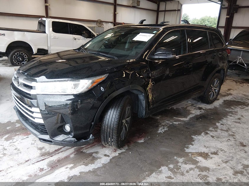 2018 Toyota Highlander VIN 5TDKZRFH3JS528856 IAAI salvage auction — SIDE, Salvage (Idaho), sold $8,200 on 2026-07-29 (photo 2)