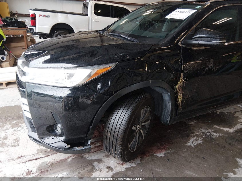 2018 Toyota Highlander VIN 5TDKZRFH3JS528856 IAAI salvage auction — SIDE, Salvage (Idaho), sold $8,200 on 2026-07-29 (photo 6)
