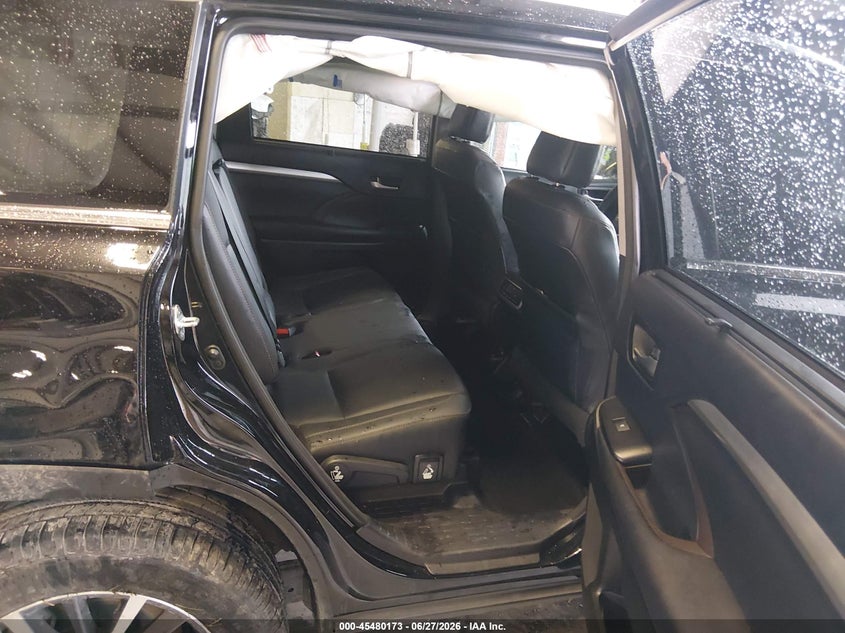 2018 Toyota Highlander VIN 5TDKZRFH3JS528856 IAAI salvage auction — SIDE, Salvage (Idaho), sold $8,200 on 2026-07-29 (photo 8)