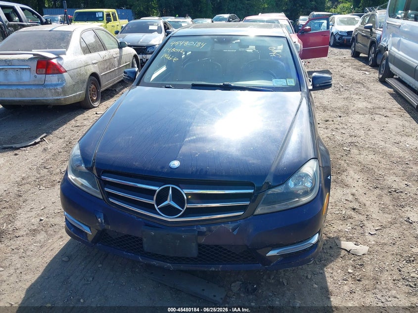 2014 Mercedes-benz C-klasse VIN WDDGF8AB9ER306764 IAAI salvage auction — NORMAL WEAR, Clear (New York), sold $1,625 on 2026-07-07 (photo 6)