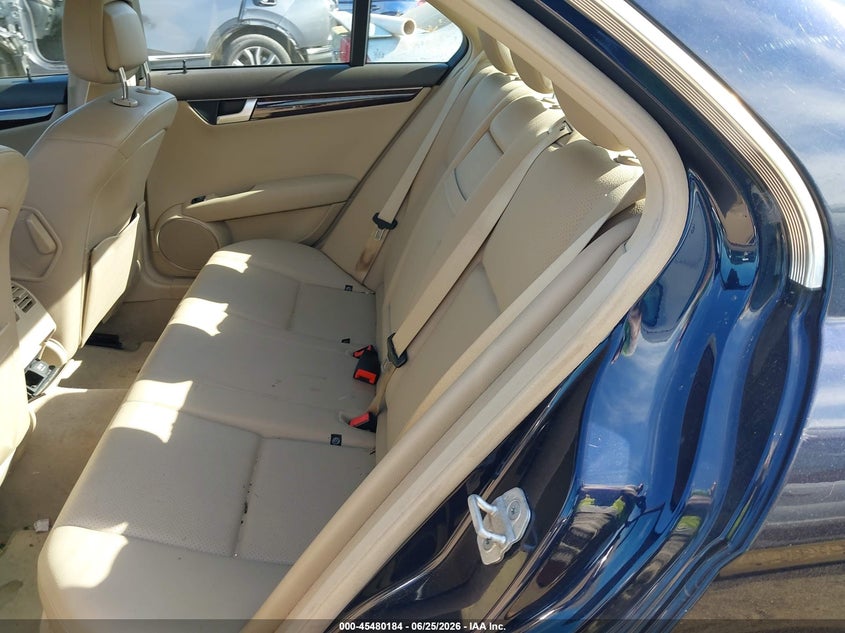 2014 Mercedes-benz C-klasse VIN WDDGF8AB9ER306764 IAAI salvage auction — NORMAL WEAR, Clear (New York), sold $1,625 on 2026-07-07 (photo 8)
