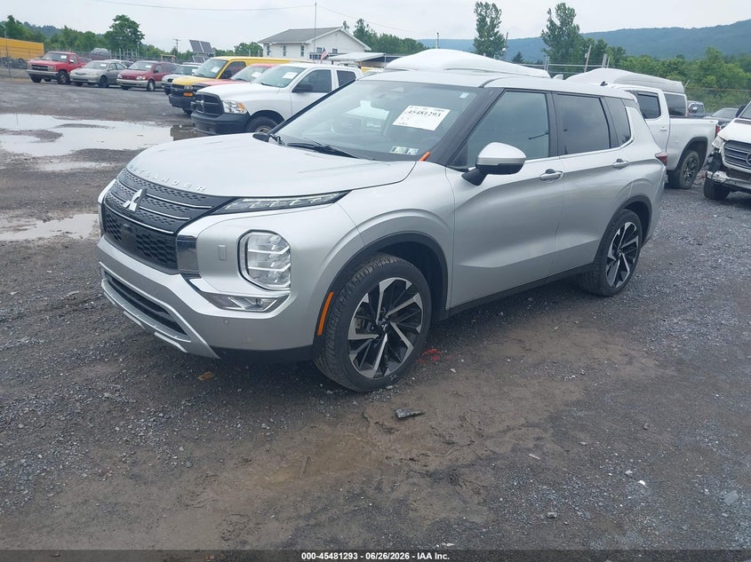 2024 Mitsubishi Outlander VIN JA4J4VA83RZ068273 IAAI salvage auction — RIGHT REAR, Salvage Title, sold $8,100 on 2026-08-01 (photo 2)