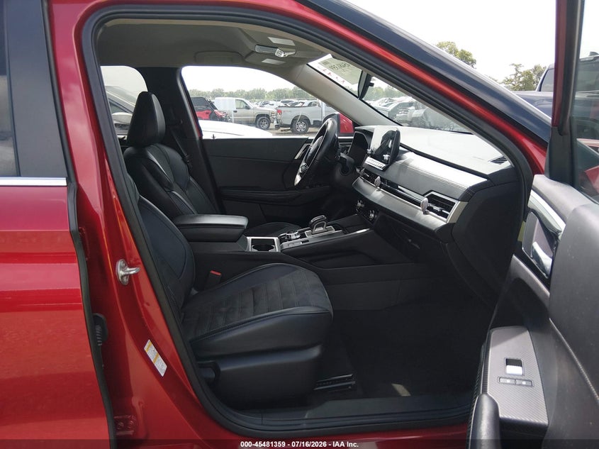 2024 Mitsubishi Outlander VIN JA4J3VA83RZ067871 IAAI salvage auction — SIDE, Salvage Title, sold $14,150 on 2026-07-22 (photo 5)
