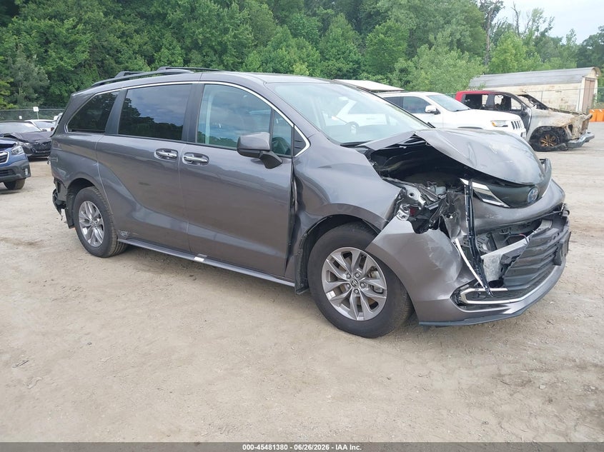 2022 Toyota Sienna VIN 5TDYRKEC3NS123027 IAAI salvage auction — FRONT & REAR, Salvage - Greater Than 75% (Maryland), sold $10,600 on 2026-07-28 (photo 1)