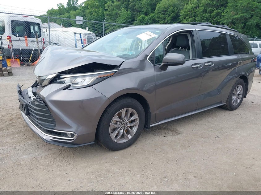 2022 Toyota Sienna VIN 5TDYRKEC3NS123027 IAAI salvage auction — FRONT & REAR, Salvage - Greater Than 75% (Maryland), sold $10,600 on 2026-07-28 (photo 2)