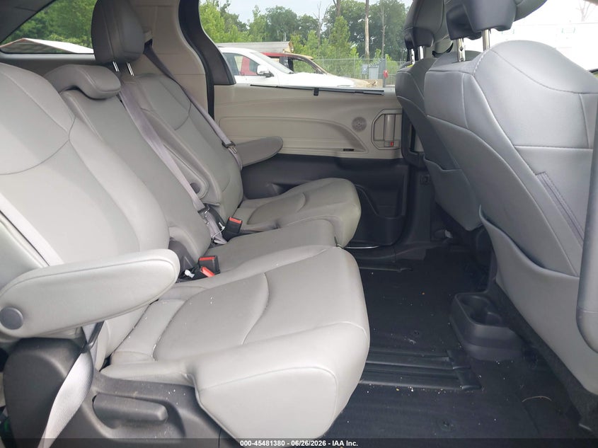 2022 Toyota Sienna VIN 5TDYRKEC3NS123027 IAAI salvage auction — FRONT & REAR, Salvage - Greater Than 75% (Maryland), sold $10,600 on 2026-07-28 (photo 8)