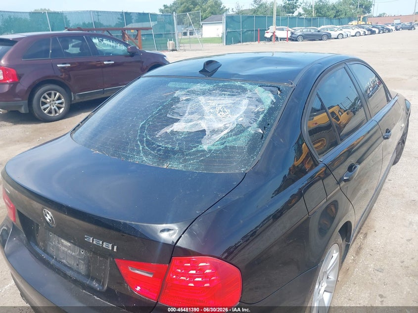 2011 BMW 3 series VIN WBAPK7C59BF087712 IAAI salvage auction — STORM DAMAGE, Clear (Indiana), sold $300 on 2026-07-28 (photo 6)