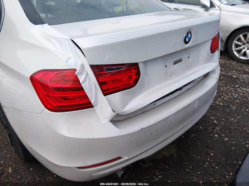 2015 BMW 3er VIN WBA3C3G5XFNS74483 IAAI salvage auction — FRONT & REAR, Salvage Title, sold $125 on 2026-07-21 (photo 6)