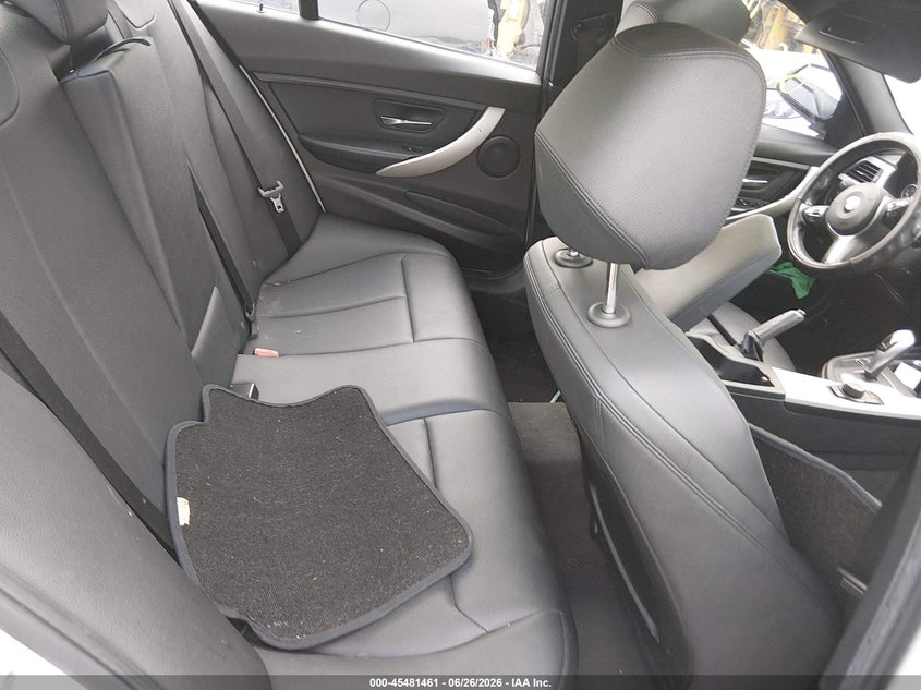2015 BMW 3er VIN WBA3C3G5XFNS74483 IAAI salvage auction — FRONT & REAR, Salvage Title, sold $125 on 2026-07-21 (photo 8)