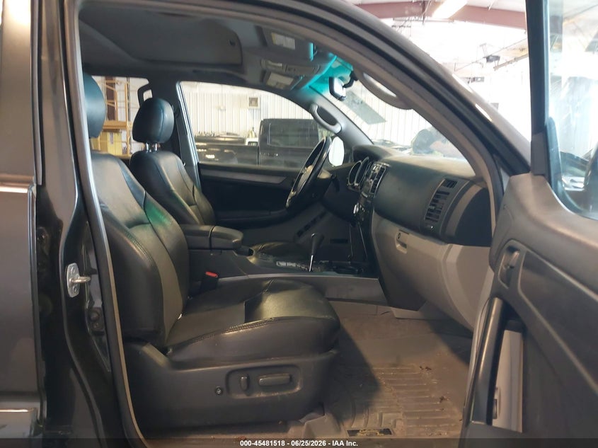 2006 Toyota 4runner VIN JTEBT14R568029496 IAAI salvage auction — NORMAL WEAR, Clear (Michigan), sold $2,800 on 2026-07-21 (photo 5)