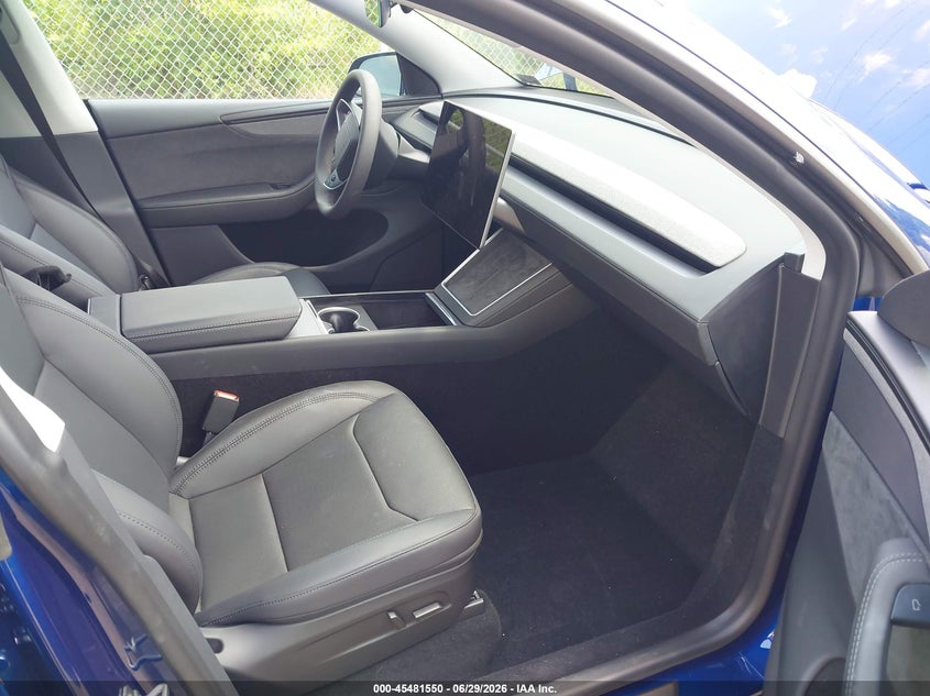 2026 Tesla Model y VIN 7SAYGDEE4TF392600 IAAI salvage auction — REAR END, Salvage Title, sold $16,800 on 2026-07-23 (photo 5)