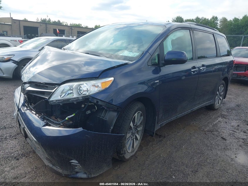 2018 Toyota Sienna VIN 5TDDZ3DC6JS208203 IAAI salvage auction — FRONT END, Mv-907A (New York), sold $5,200 on 2026-07-30 (photo 2)