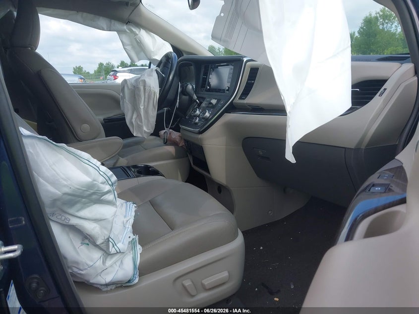 2018 Toyota Sienna VIN 5TDDZ3DC6JS208203 IAAI salvage auction — FRONT END, Mv-907A (New York), sold $5,200 on 2026-07-30 (photo 5)
