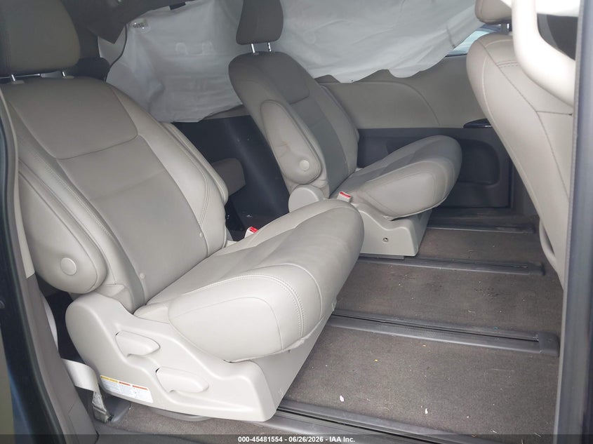 2018 Toyota Sienna VIN 5TDDZ3DC6JS208203 IAAI salvage auction — FRONT END, Mv-907A (New York), sold $5,200 on 2026-07-30 (photo 8)