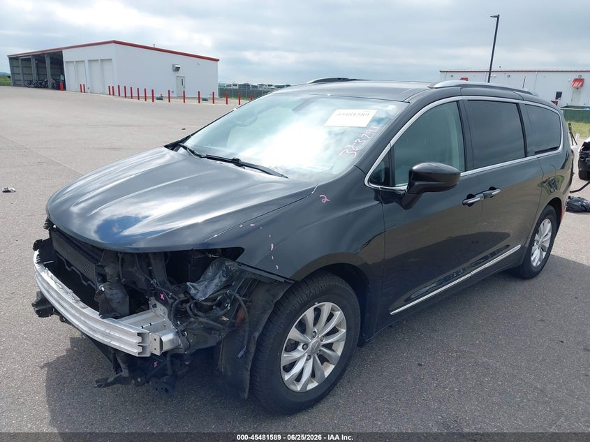 2018 Chrysler Pacifica VIN 2C4RC1BG0JR178030 IAAI salvage auction — FRONT END, Salvage (Minnesota), sold $3,250 on 2026-08-26 (photo 2)