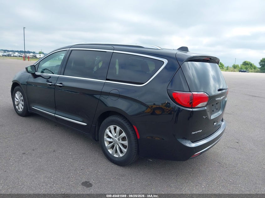 2018 Chrysler Pacifica VIN 2C4RC1BG0JR178030 IAAI salvage auction — FRONT END, Salvage (Minnesota), sold $3,250 on 2026-08-26 (photo 3)