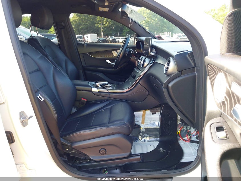 2018 Mercedes-benz Glc coupe VIN WDC0J4KB2JF389932 IAAI salvage auction — FRESH WATER, Salvage (Idaho), sold $12,600 on 2026-07-19 (photo 5)