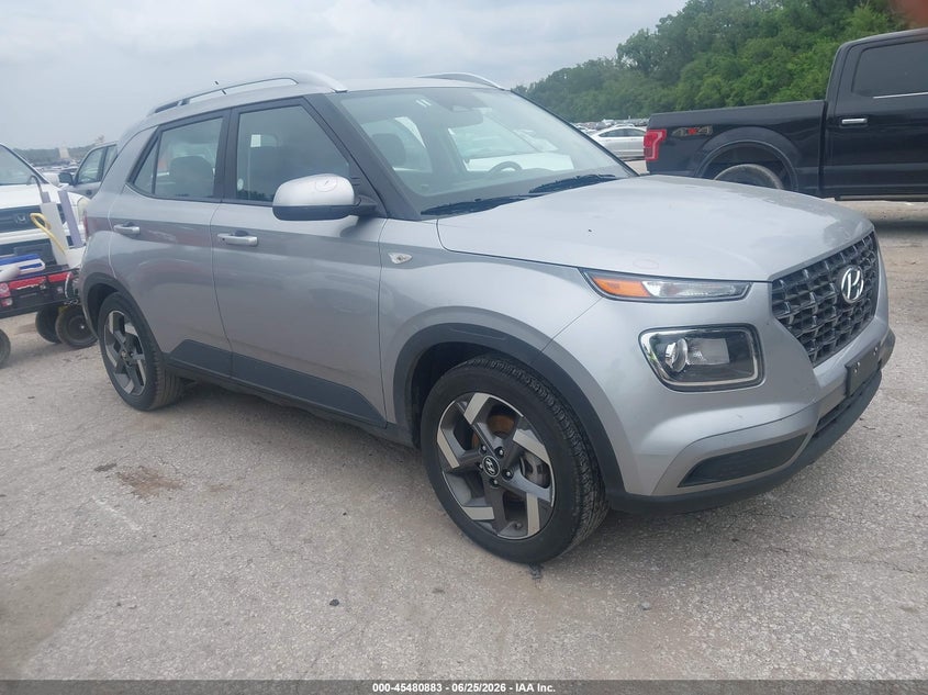 2025 Hyundai Venue VIN KMHRC8A30SU393155 IAAI salvage auction — HAIL, Clear (Illinois), sold $11,400 on 2026-07-08 (photo 1)