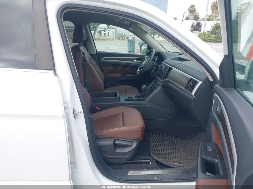 2021 Volkswagen Atlas VIN 1V2HR2CA1MC559777 IAAI salvage auction — REAR END, Salvage (California), sold $7,000 on 2026-07-29 (photo 5)