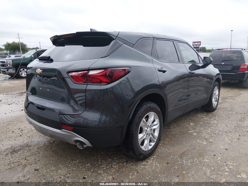 2020 Chevrolet Blazer VIN 3GNKBCRS0LS589810 IAAI salvage auction — HAIL, Salvage (Kansas), sold $7,800 on 2026-07-24 (photo 4)