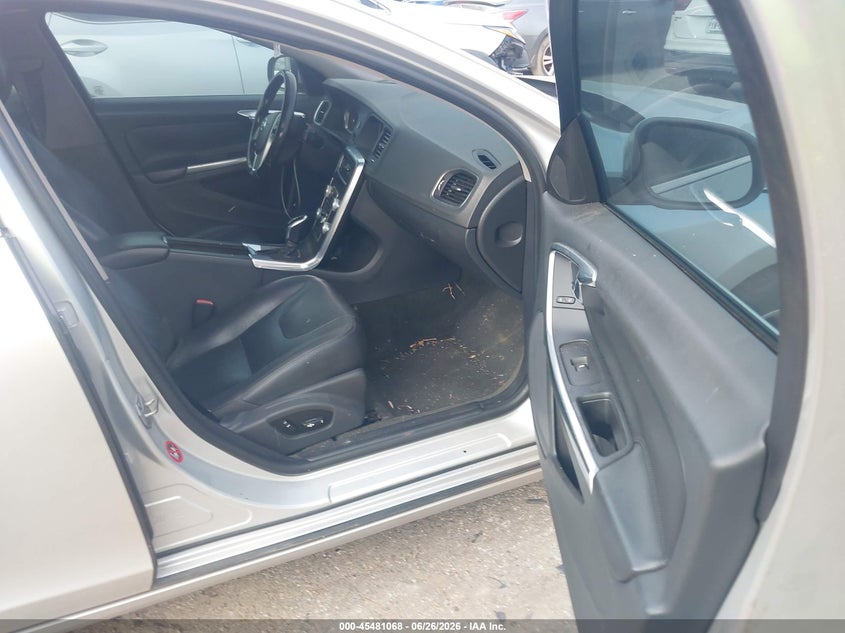 2015 Volvo S60 VIN YV126MFK3F1342496 IAAI salvage auction — RIGHT FRONT, Original (Texas), sold $775 on 2026-07-15 (photo 5)