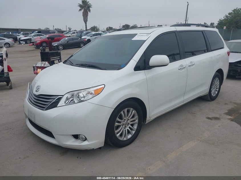 2015 Toyota Sienna VIN 5TDYK3DCXFS649846 IAAI salvage auction — RIGHT FRONT, Salvage (California), sold $5,850 on 2026-07-15 (photo 2)