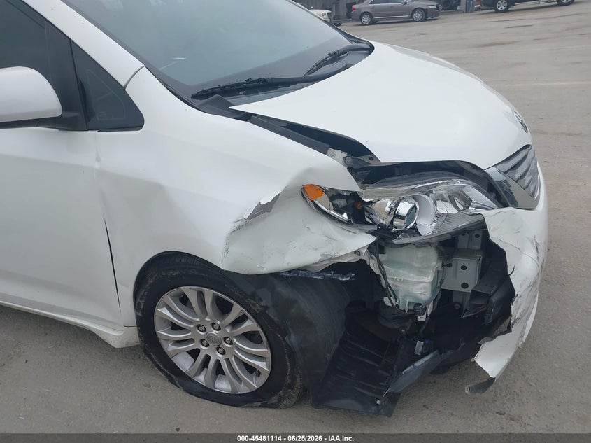 2015 Toyota Sienna VIN 5TDYK3DCXFS649846 IAAI salvage auction — RIGHT FRONT, Salvage (California), sold $5,850 on 2026-07-15 (photo 6)