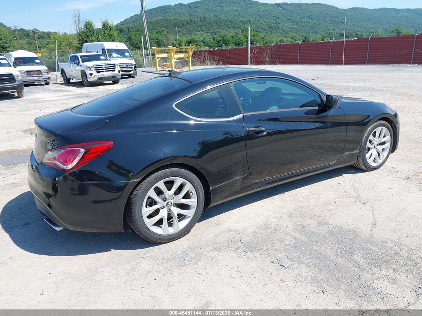 2013 Hyundai Genesis VIN KMHHT6KD0DU102812 IAAI salvage auction — NORMAL WEAR, Salvage Title, sold $375 on 2026-07-29 (photo 4)